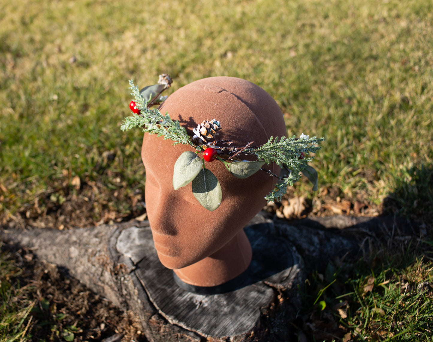 winter frosty pine holly crown