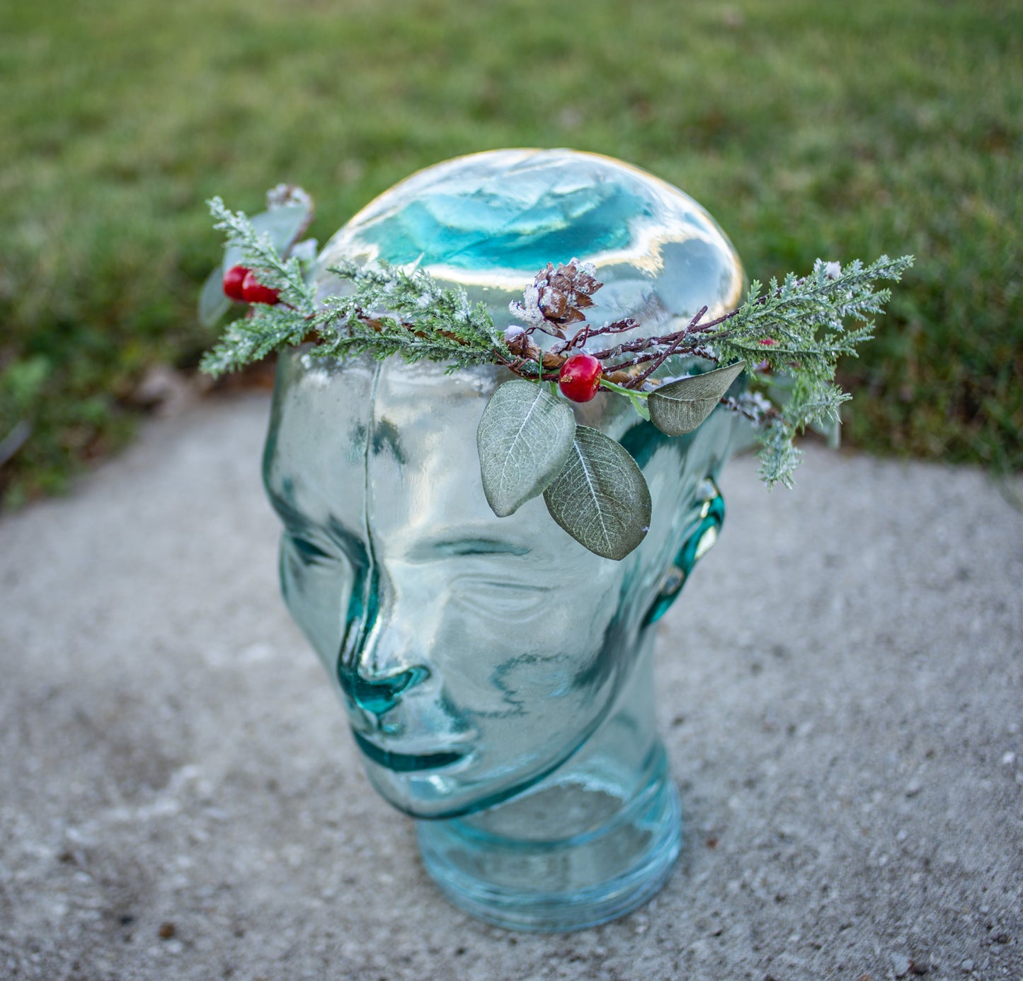winter frosty pine holly crown