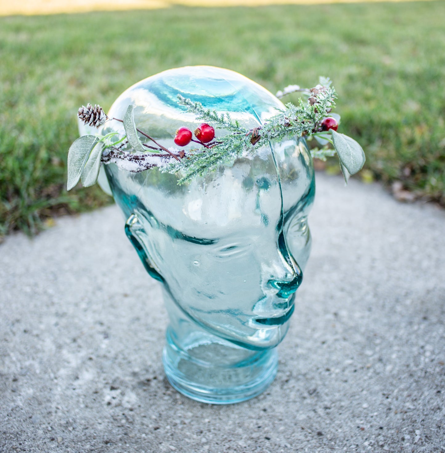 winter frosty pine holly crown