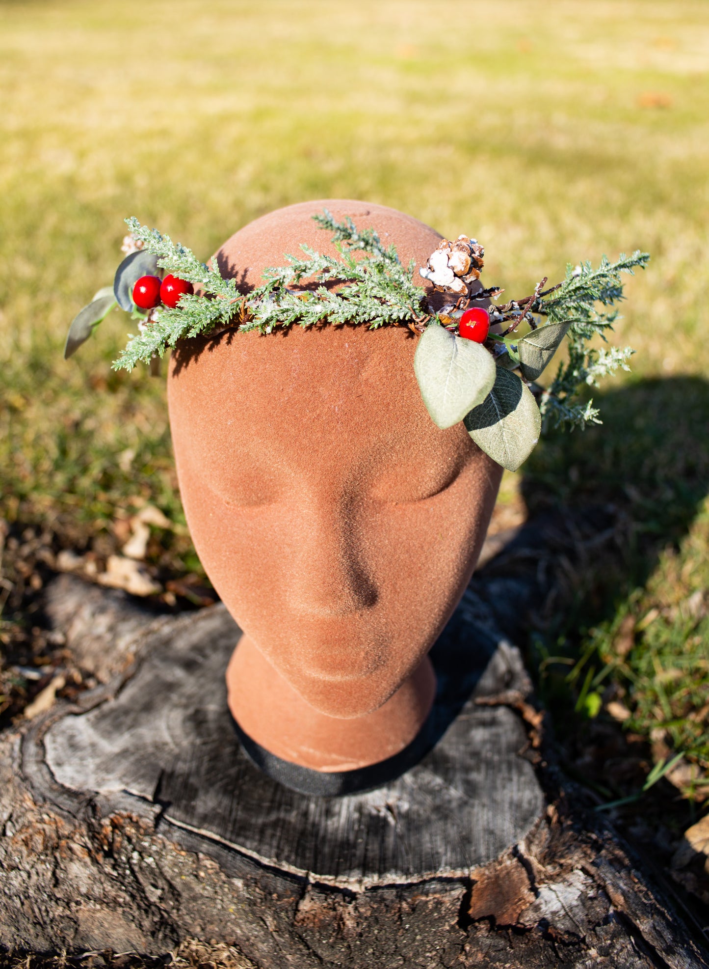 winter frosty pine holly crown