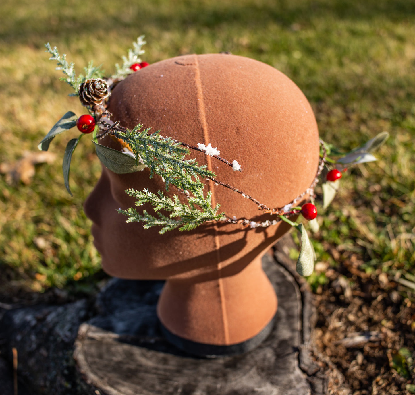 winter frosty pine holly crown