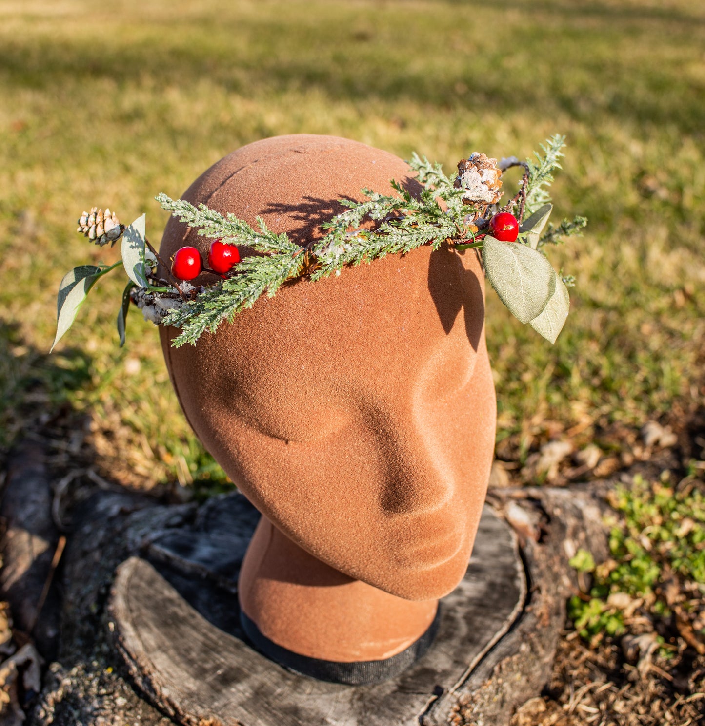 winter frosty pine holly crown